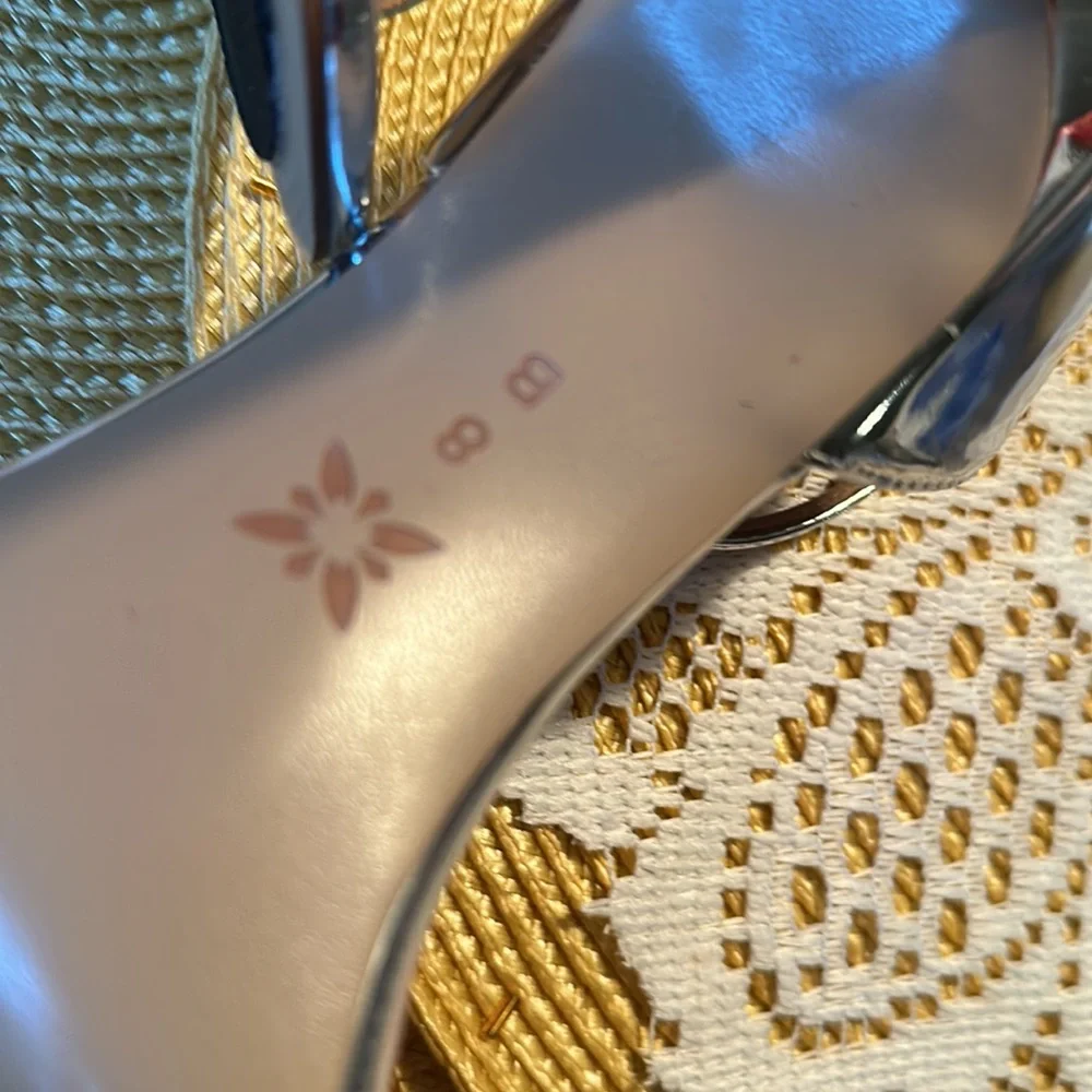 BCBGeneration size 8 dressy Silver Ankle Strap Dress Sandals - Picture 9 of 10